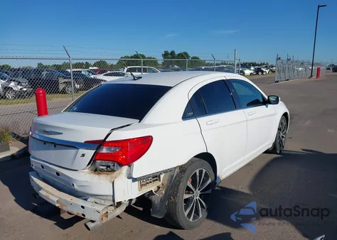 2011 Chrysler 200 S из США, поврежденный, VIN 1C3BC8FG0BN613166